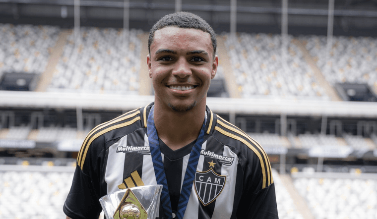 Lesão na coluna adia estreia de Cauã Soares no profissional do Galo