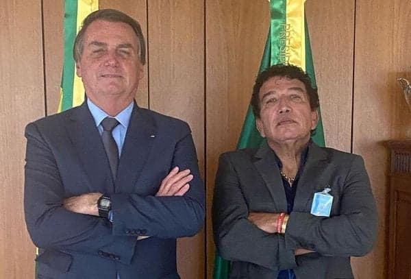 Magno Malta visita Bolsonaro e afirma que ex-presidente ‘não tem medo de Papuda’