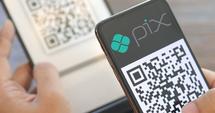 Pix pode reduzir dependência do dólar no comércio regional