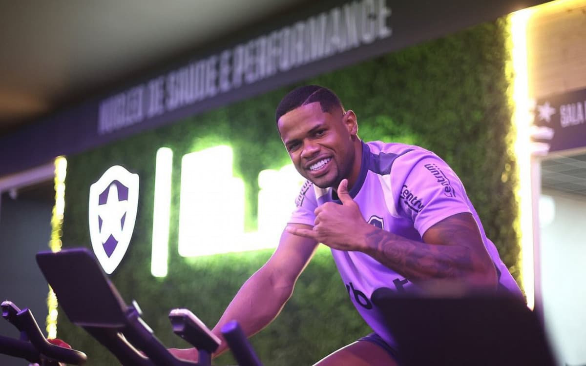 Atlético projeta retorno gradual de Júnior Santos após cirurgia