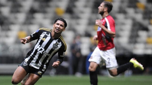 Bahia e Santos demonstram interesse em Rony, do Atlético