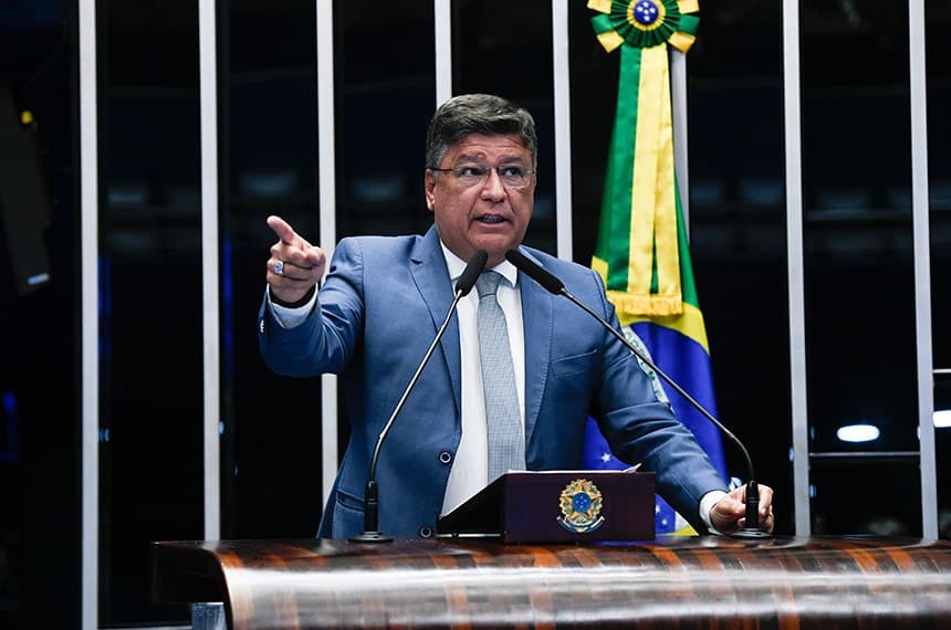 Carlos Viana lidera disputa ao Senado em Minas, diz pesquisa