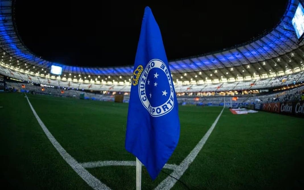 Bandeira do Cruzeiro no Mineirão - Foto: Staff Images/Cruzeiro/Divulgação
