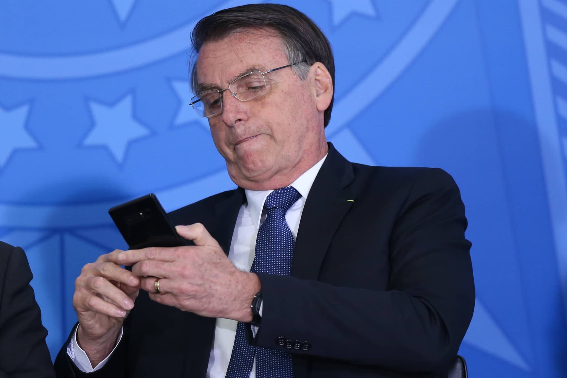 PF acha documentos no Alvorada e pede para interrogar Bolsonaro
