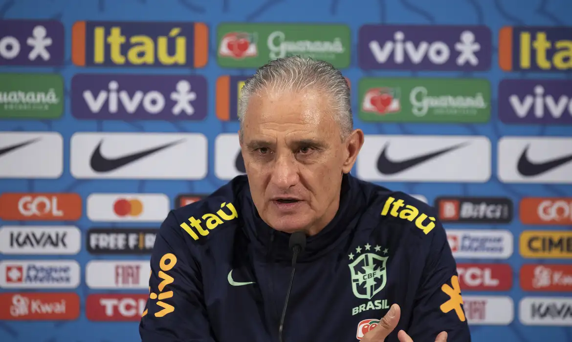 Tite entra para grupo de treinadores que já comandaram a Raposa e a Seleção Brasileira