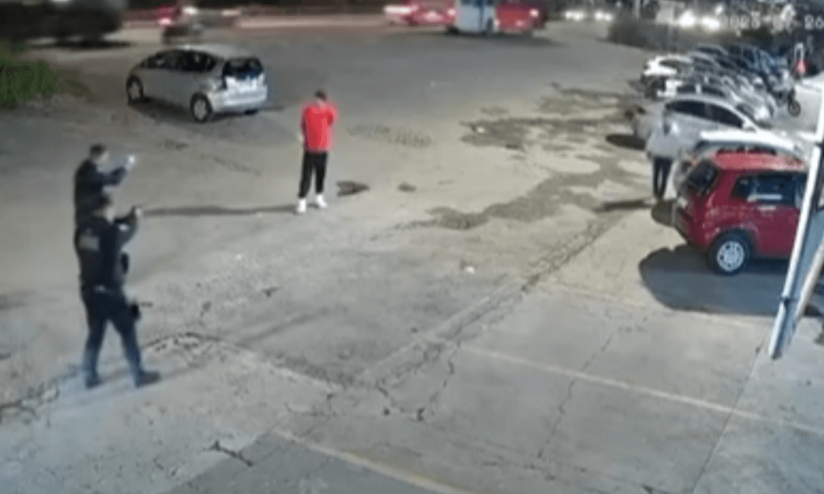 Abordagem da Guarda Municipal termina com suspeito baleado em açougue de BH