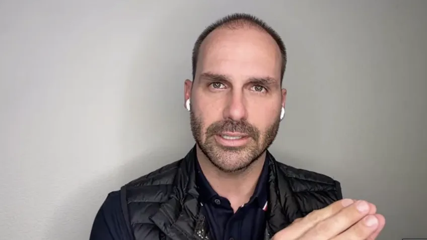 Eduardo elogia visita de Tarcísio a Bolsonaro