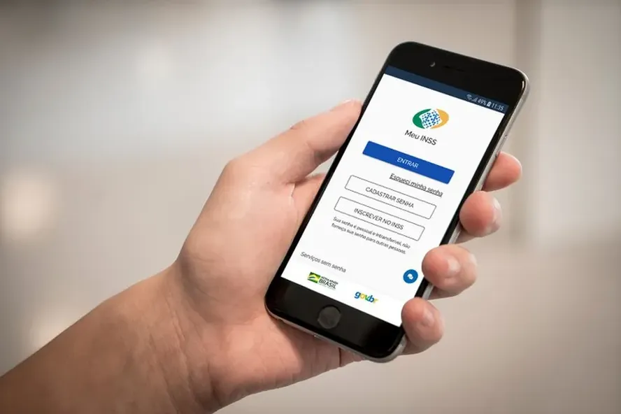 INSS desmente ‘fake’ e diz que não deixará de pagar aposentadoria a quem não tem nova identidade