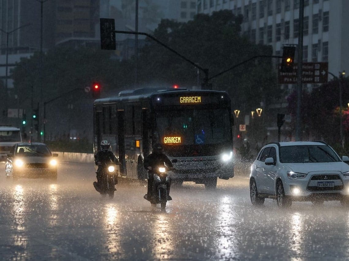 Temporal e frio atípico marcam previsão para BH até início de fevereiro