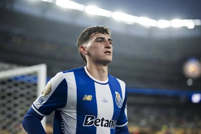 Atlético encaminha empréstimo do volante argentino Tomás Pérez, do Porto