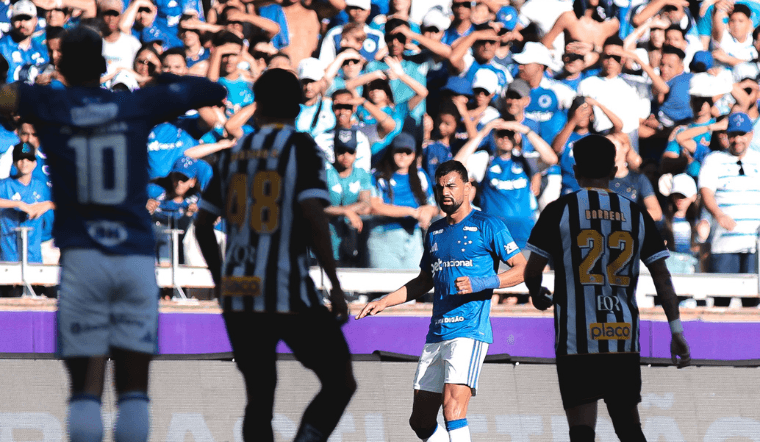 Cruzeiro empata com o Santos no Mineirão e segue na lanterna do Brasileirão