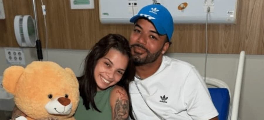 Kamylinha, filha adotiva de Hytalo Santos, anuncia gravidez aos 18 anos