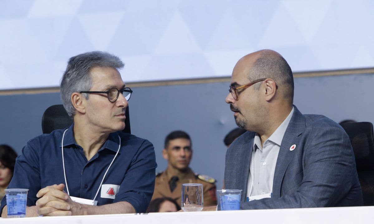 Zema renuncia ao governo de Minas neste domingo e passa cargo a Mateus Simões