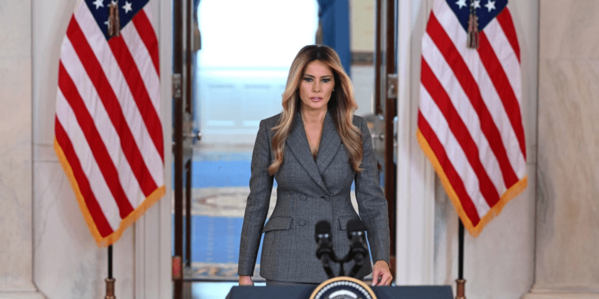 Primeira-dama dos EUA, Melania Trump, discursa na Casa Branca - Foto: MANDEL NGAN