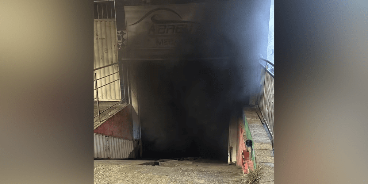 Incêndio atinge oficina em Contagem e danifica 14 carros. — Foto: Redes sociais