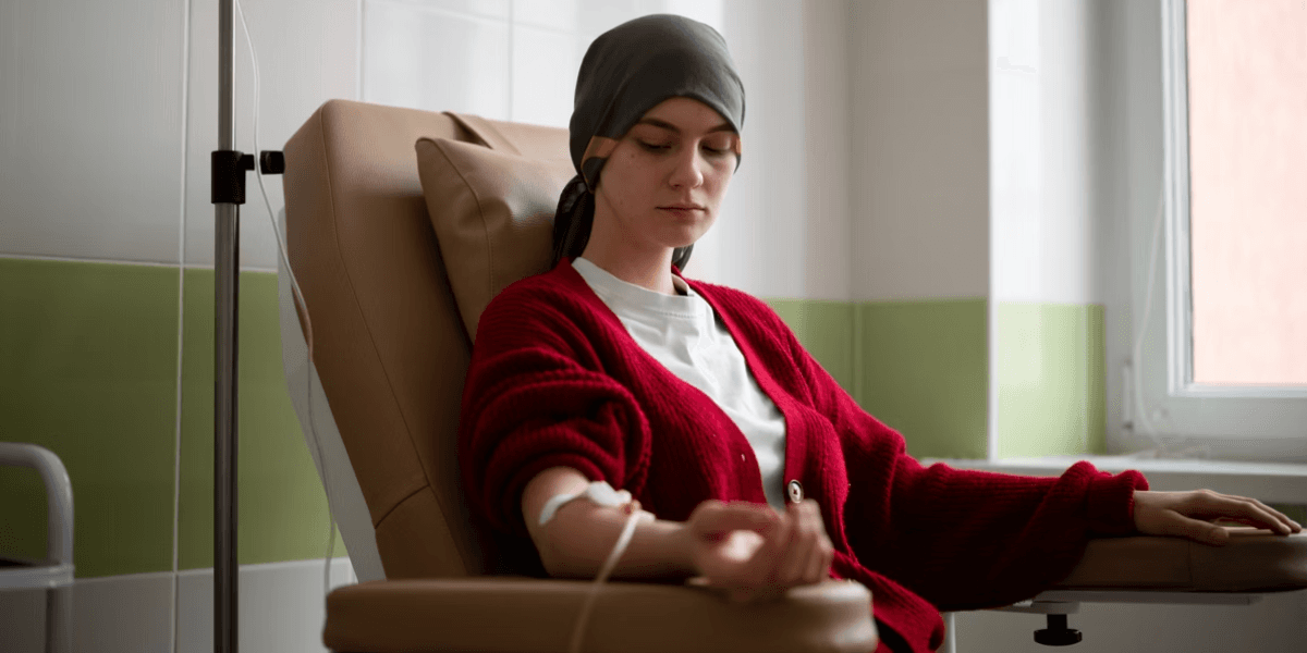 Pessoa em tratamento médico de quimioterapia - Foto: Freepik (imagem ilustrativa)