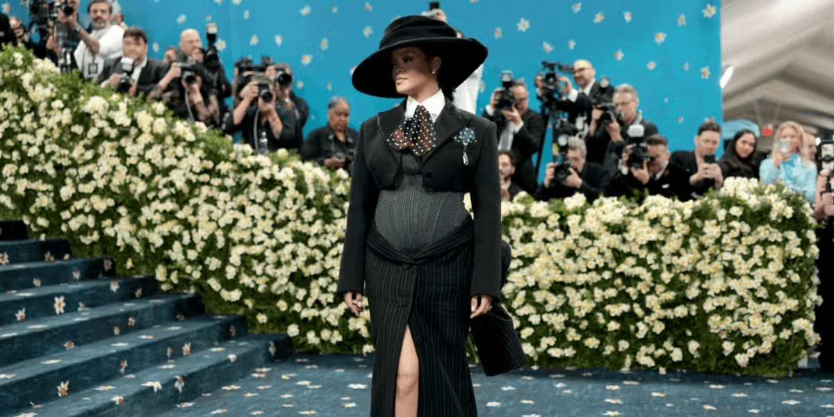 Rihanna no tapete do Met Gala