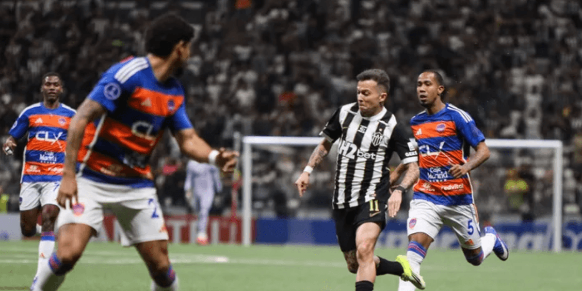 Bernard em jogo pela Copa Sul-Americana - Foto: Rodney Costa / O TEMPO