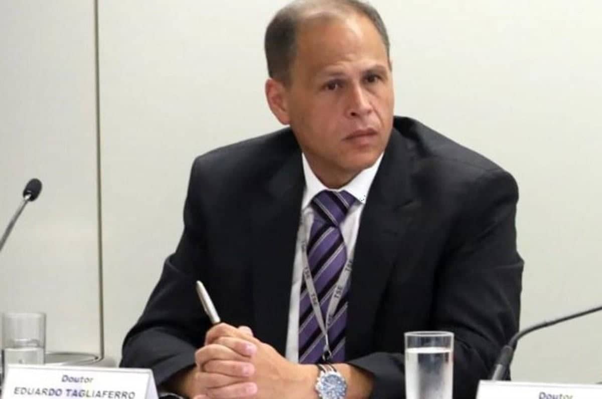 Moraes dá prazo para alegações em processo contra seu ex-assessor