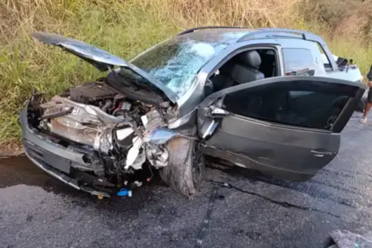 Acidente na BR-381 deixa duas pessoas gravemente feridas