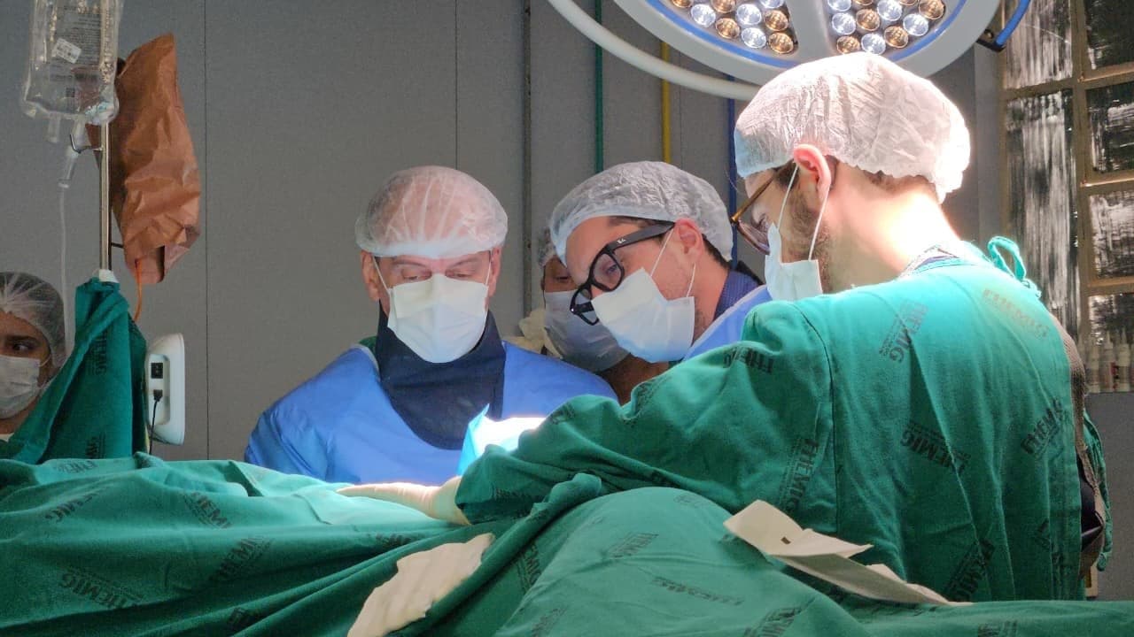 Hospital de Barbacena faz aplicação inédita de polilaminina pelo SUS - Crédito: Viviane Matoba / Divulgação