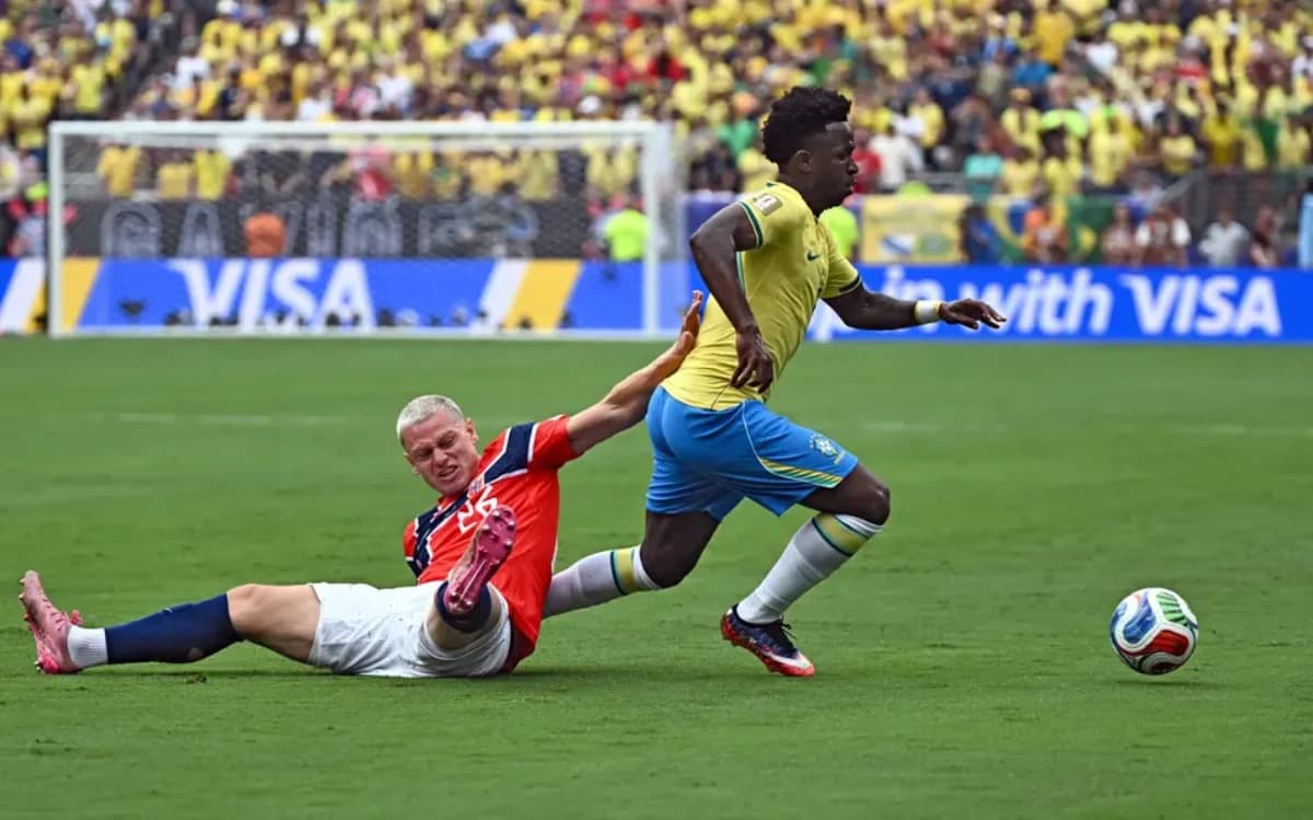 Vini Jr durante a partida contra a Noruega (Foto: Jewel Samad)