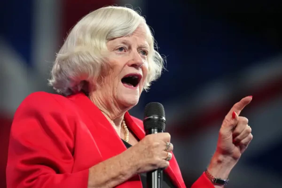 Ex-ministra do Reino Unido Ann Widdecombe - Foto: Christopher Furlong