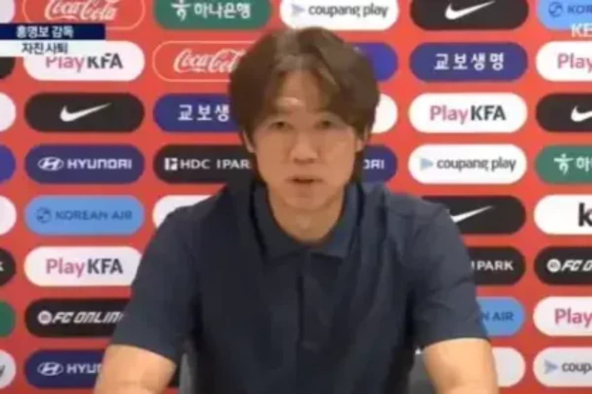 Hong Myung-Bo durante entrevista coletiva - Foto: Reprodução