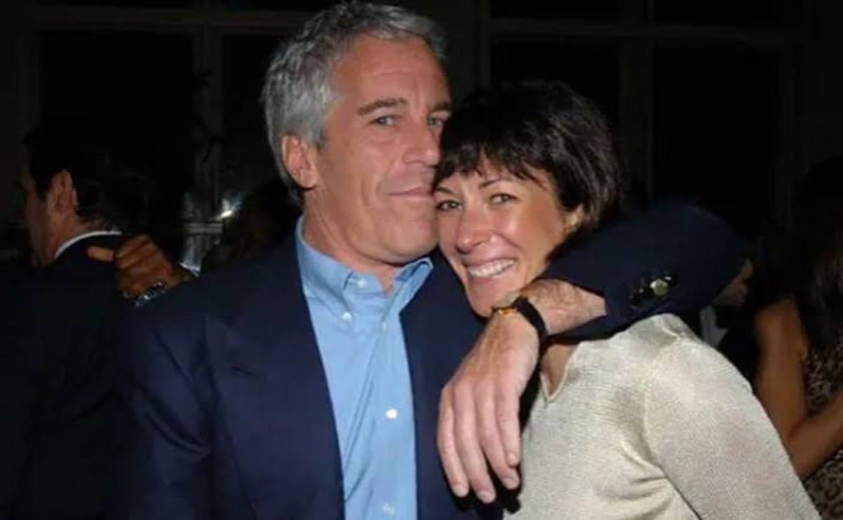 Epstein e a ex-namorada Ghislaine Maxwell - Foto: BBC