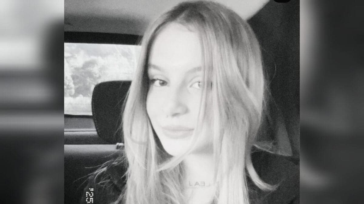 Joviana Evelyn Iankovski, de 19 anos, foi encontrada morta na casa do namorado em Sangão, SC — Foto: Reprodução/Redes sociais