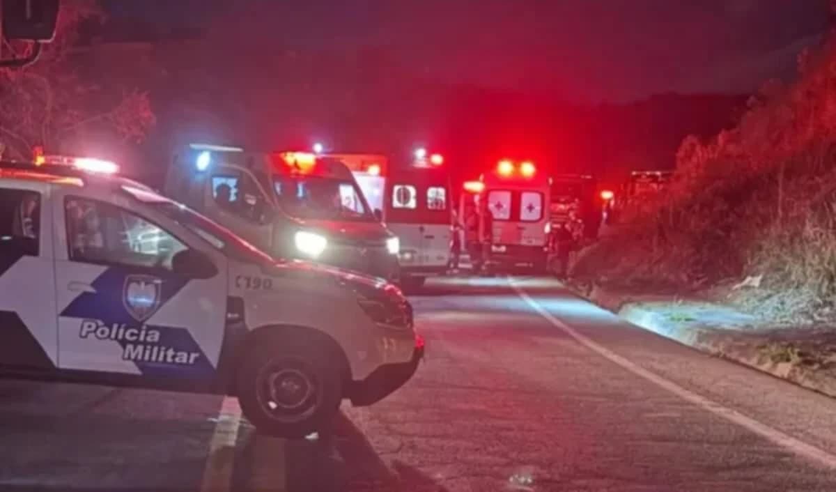 Ônibus que tombou no ES levava 47 passageiros de Contagem-MG em excursão para o litoral Sul do estado - Foto: Redes sociais