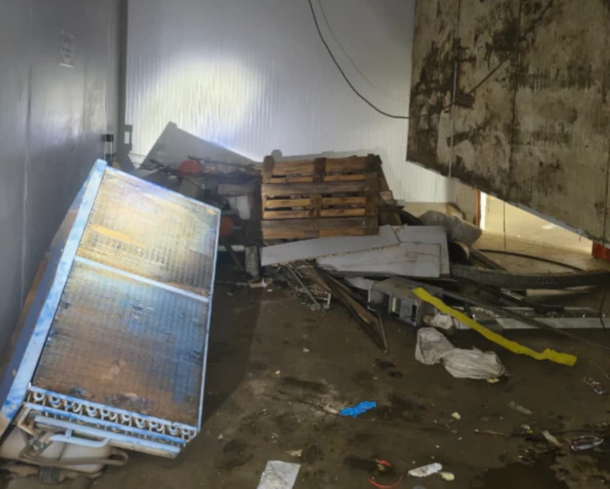 Placa cedeu e uma entre as oito vítimas não resistiu à queda - Foto: CBMMG / Divulgação