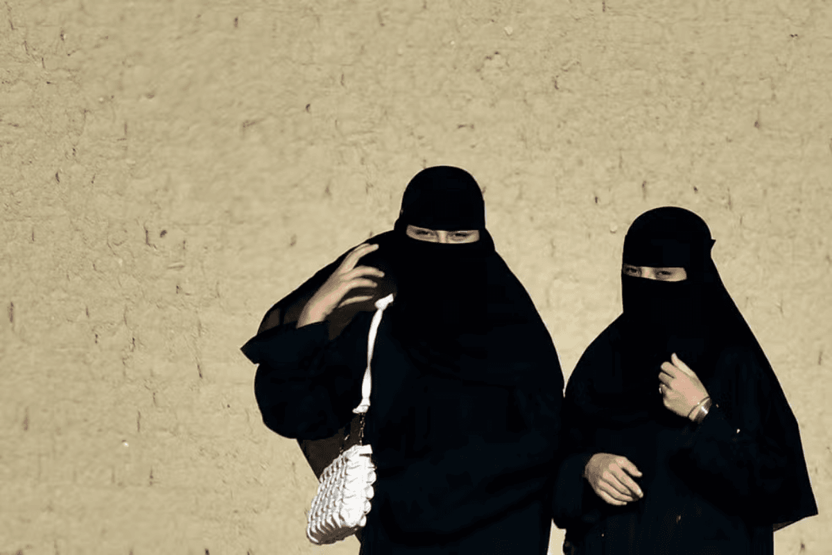 Mulheres de burca. — Foto: ATIF ARYAN