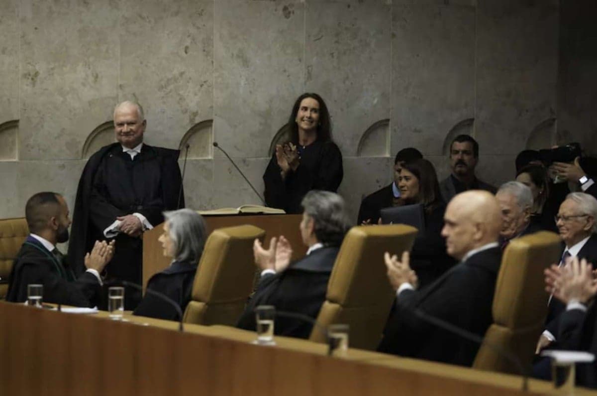 Sessão solene no Supremo Tribunal Federal (STF), com a presença de ministros da Corte
