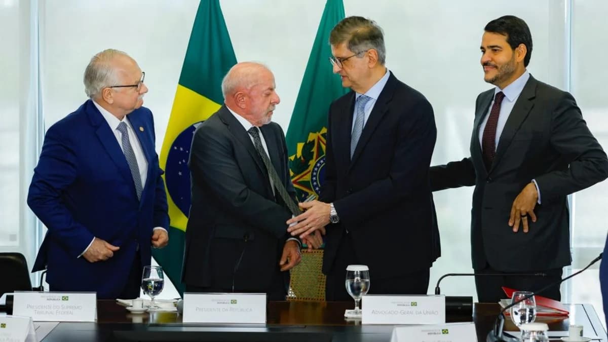 Da esquerda para a direita: Fachin, Lula, Gonet e Messias - Foto: Sérgio Lima/Poder360