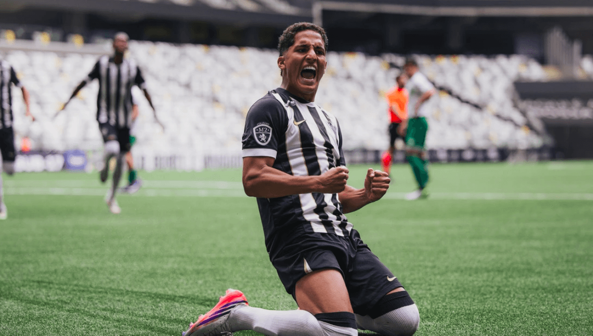 Riquelme celebra fase no Atlético
