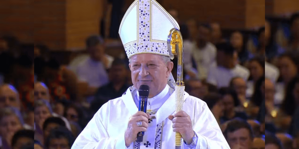 Dom Mário Antonio da Silva celebra a missa solene de 12 de outubro na basílica em Aparecida — Foto: Reprodução;/TV Aparecida