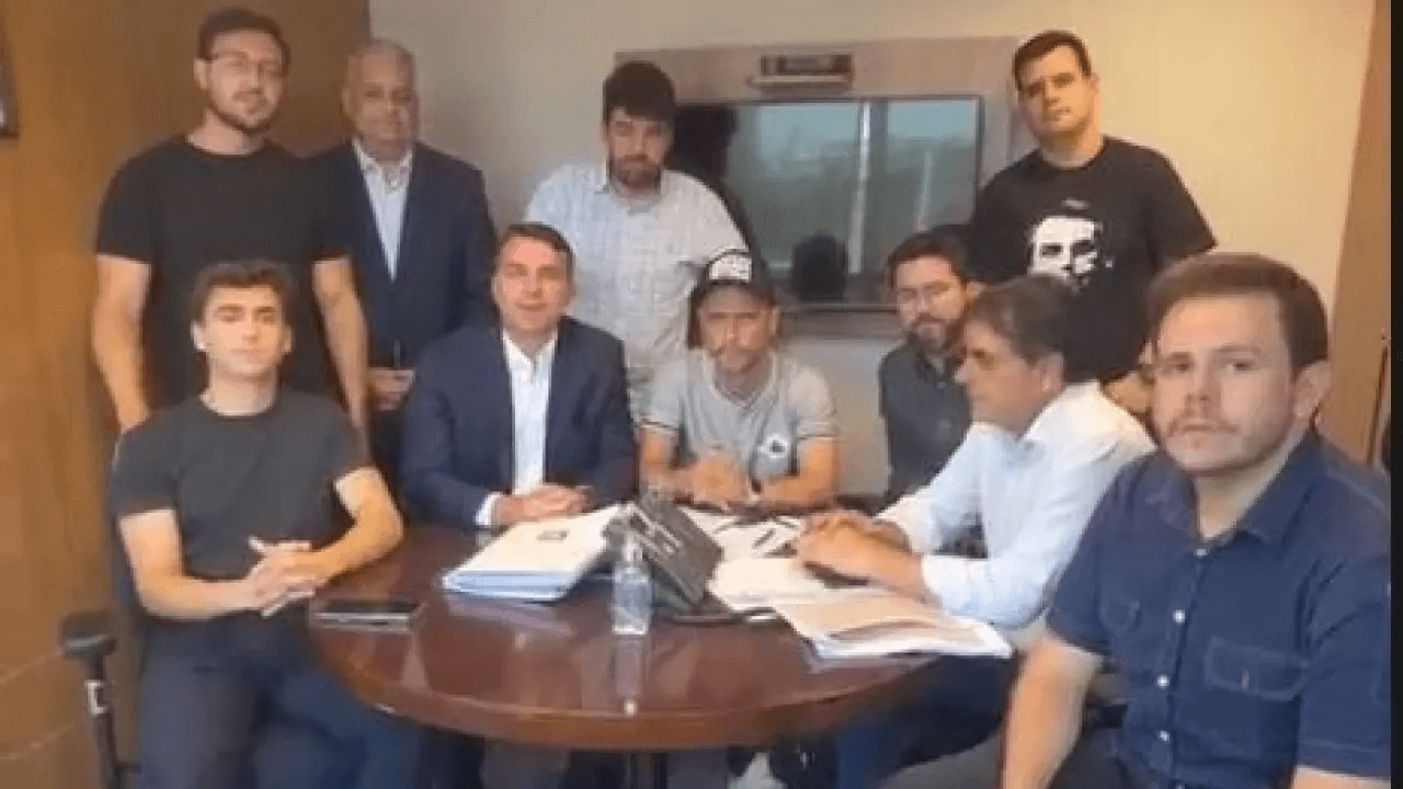Cleitinho participa de reunião em Brasília com Flávio