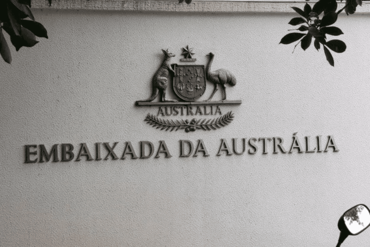 Austrália se junta aos EUA e fecha embaixada por "preocupações com segurança"