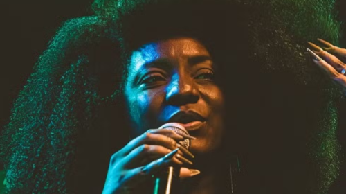 Adriana Araújo, sambista mineira