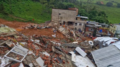 Chuvas deixam mortos em Juiz de Fora - Foto Departamento dos Bombeiros de MG