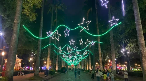 Decoração de Natal de 2022 na Praça da Liberdade, em BH