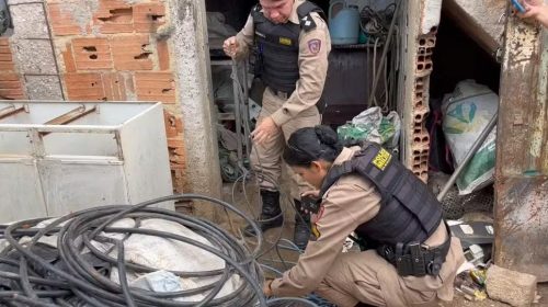 Ferros-velhos-de-Teófilo-Otoni-são-fiscalizados-em-operação-para-coibir-furto-e-venda-de-fios-de-cob