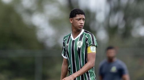 Flamengo-acerta-contratação-de-zagueiro-do-América-com-passagem-pela-Seleção