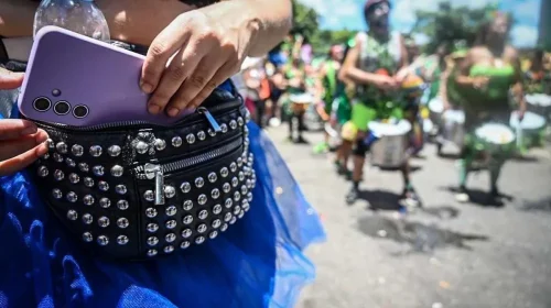 Furto de celulares durante o Carnaval pede atenção redobrada