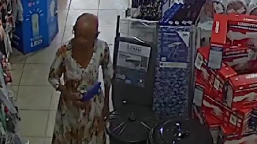 Idosa finge usar provador para furtar loja de roupas em BH