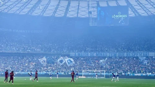 LÔ BORGES - Cruzeiro no Mineirão - um minuto de silêncio