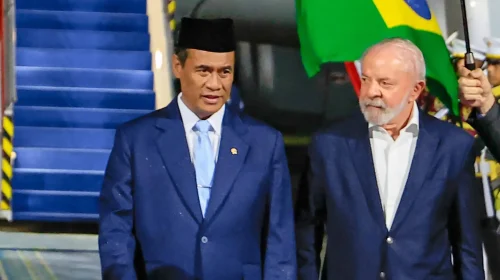 Lula chega à Indonésia