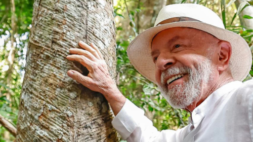 Presidente da República, Luiz Inácio Lula da Silva, durante visita a moradores das comunidades ribeirinhas da Floresta Nacional do Tapajós