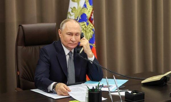 Putin-pelo-telefone